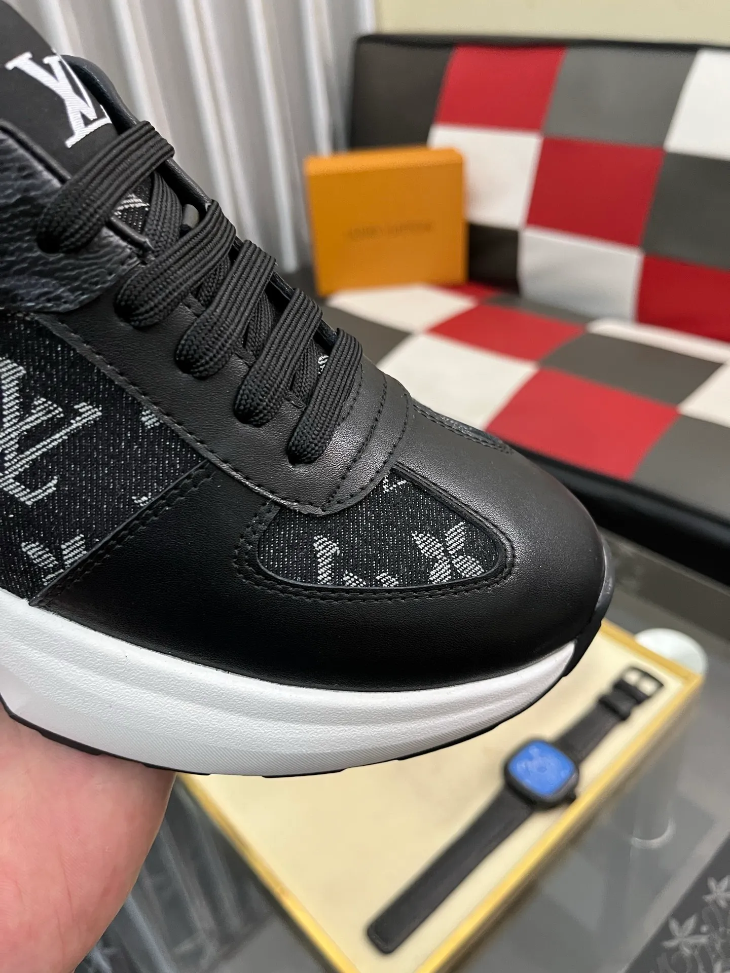 Men's shoes 💰458⌚️⌚️《Louis vuitton/LV Louis Vuitton》original quality.~ Unique modern style sneakers. 🏃A must-have casual shoe for trendy men😍😍 Original brand imported from Italy, imported original leather, cowhide lining (refuses to discolor and grind feet) sole: original sole provided by the original factory, French lazy style design ⚠️Fit to the feet, original quality, super comfortable original sole. Code number: 38-442️⃣Colors available